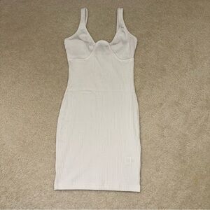 ✨BNWOT PrettyLittleThing White Bodycon Dress in a US Size 4